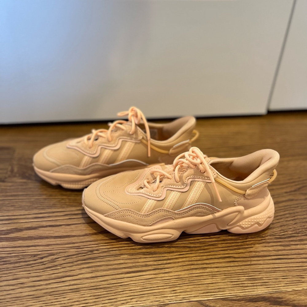 Adiprene Ozweego glow orange mens - Picture 2 of 7